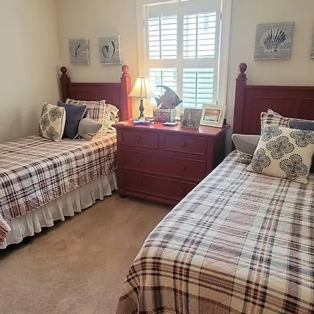 H1 Downstairs And Comfy King And Two Twins Really Nice Kitchen And Baths